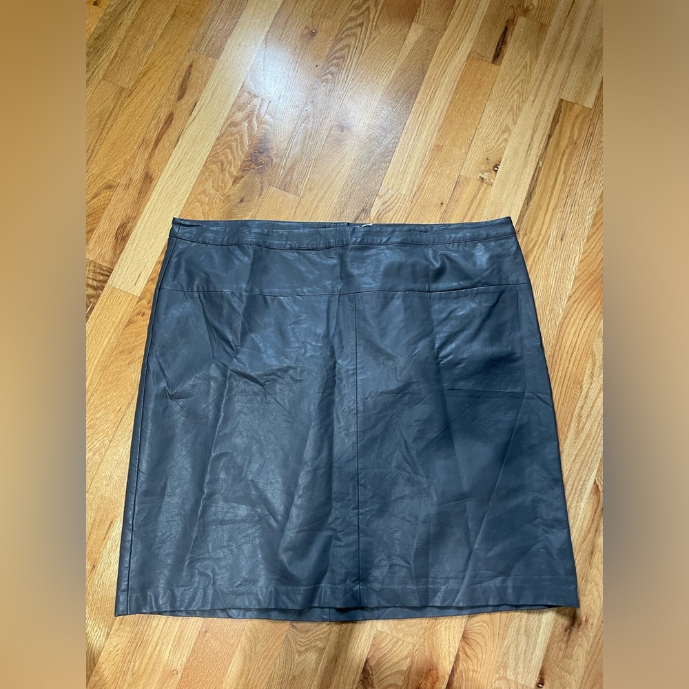 Grey skirt